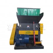 硬塑料垃圾粉碎机和强力发展塑料粉碎机的区别